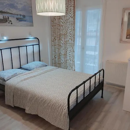 Center Apartment-sleeps5-balcony-live Neighborhood 公寓 塞萨洛尼基
